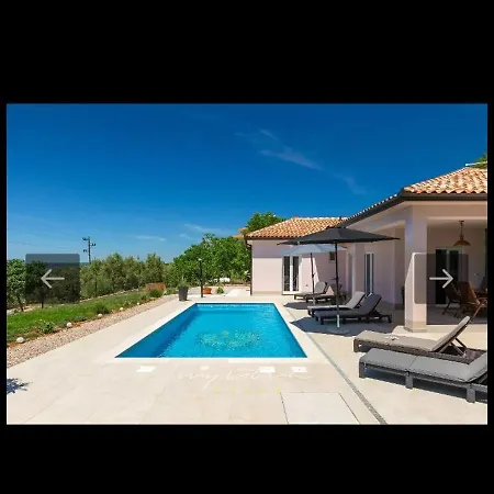 Vila Tomicich